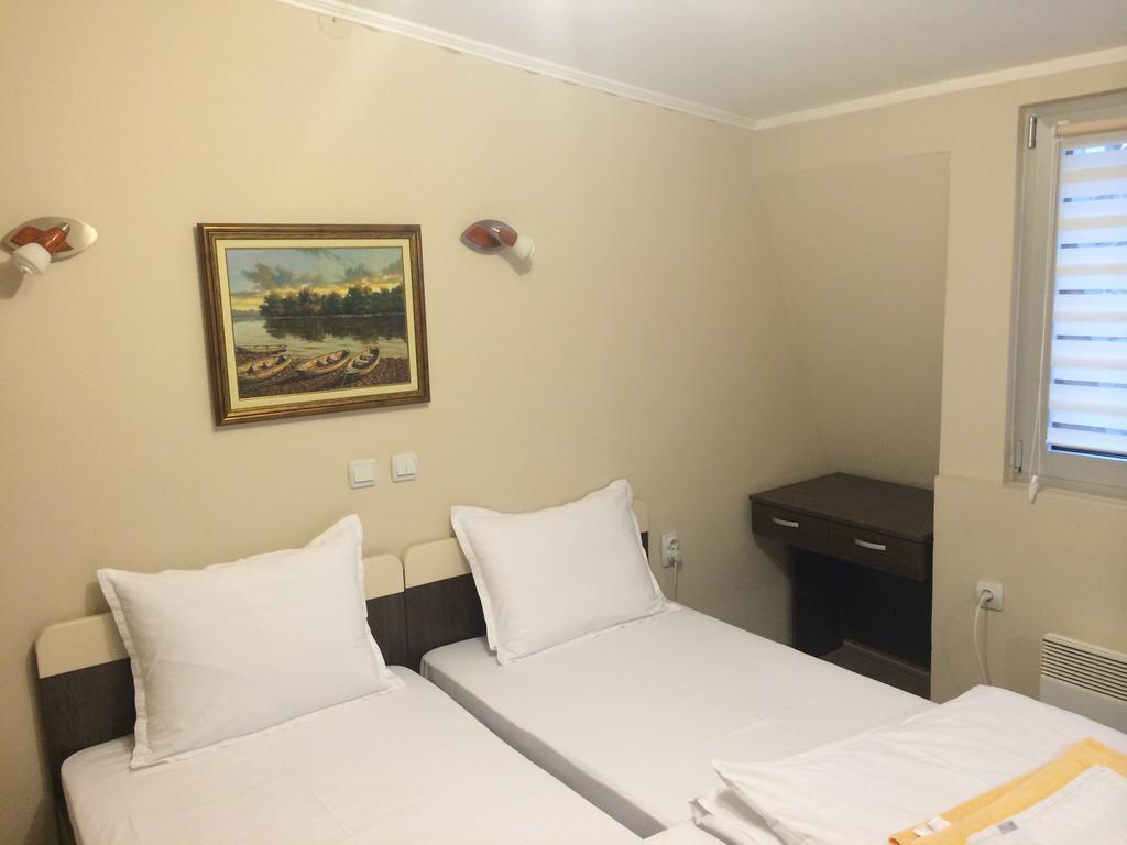 Bed and Breakfast Prenociste Gazela Пірот Номер фото